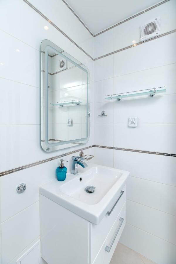 Inside Solec Ii Apartament